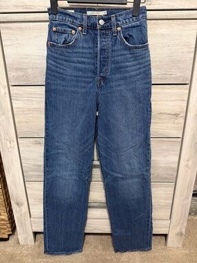 Levi's Women's Straight Leg Jeans in Indigo Blue